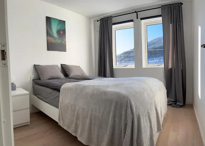 Bright Apartament Near The Castle Free Parking Comfort & Elegance